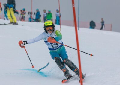 Rebecca, con la grinta di una tigre sulle piste da sci