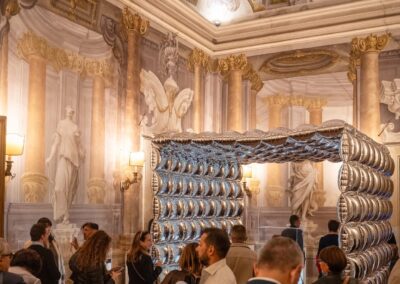 Foto Conferenza Stampa nel mondo di Koons grazie a Gas Sales Energia